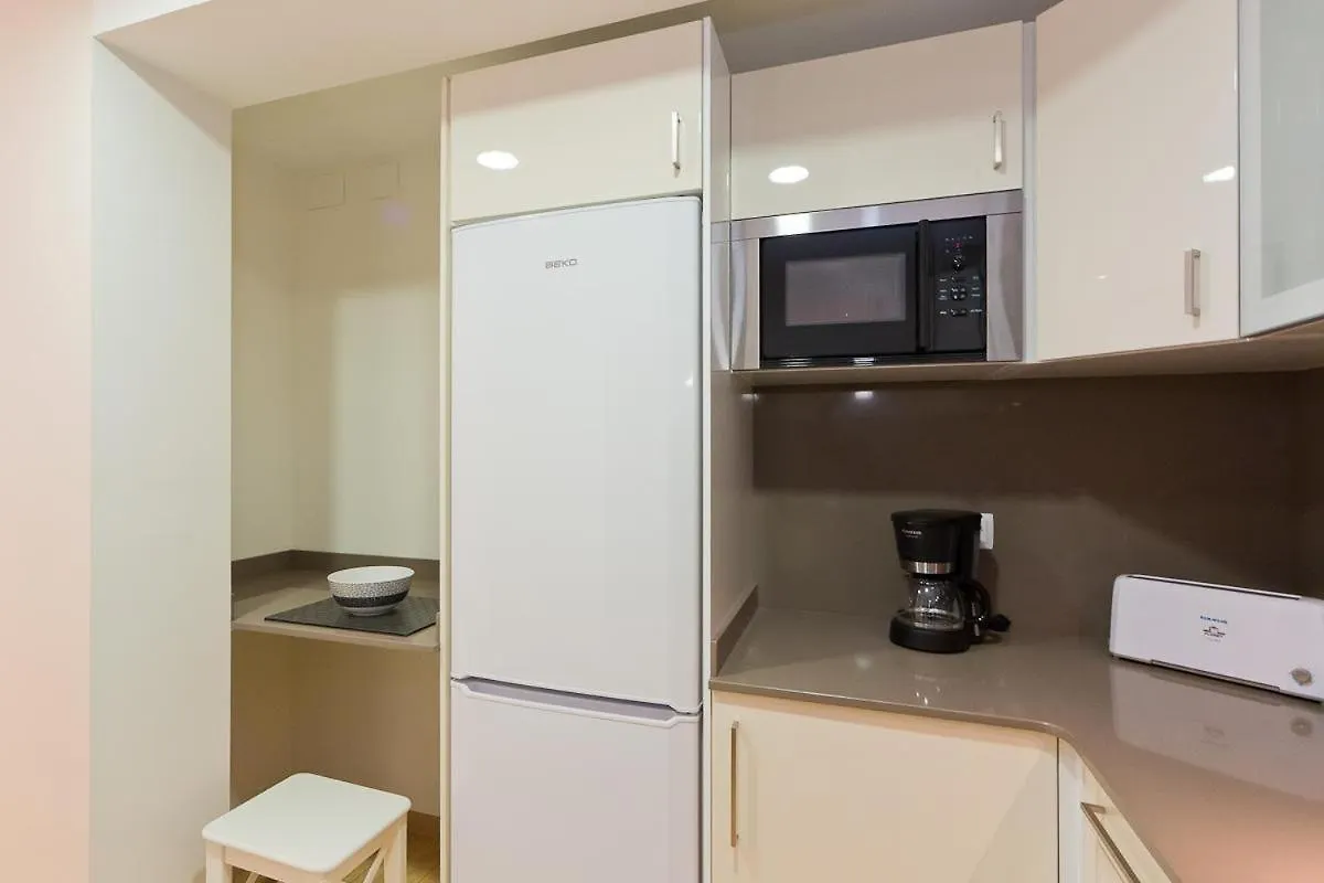 Comodo Apartamento En Les Corts Barcelona