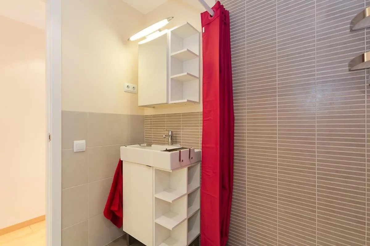Comodo Apartamento En Les Corts Barcelona 0*,