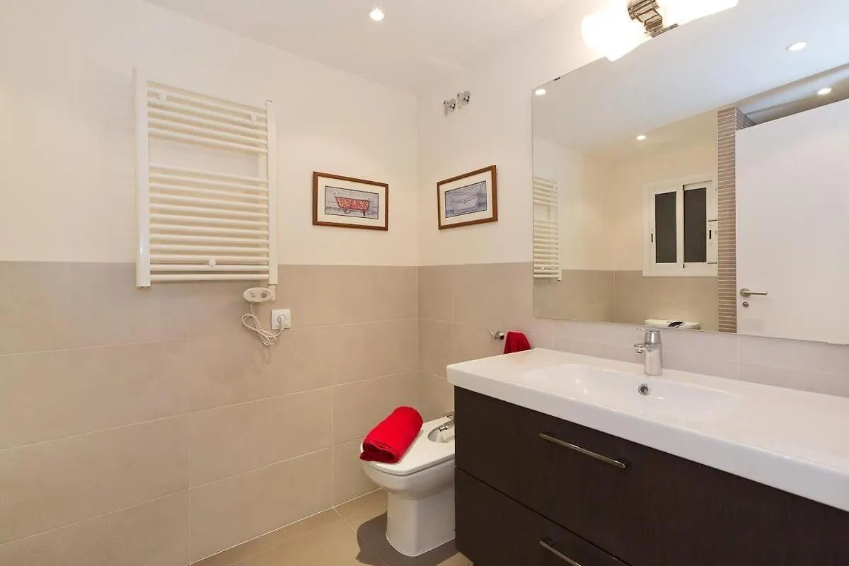 Comodo Apartamento En Les Corts Barcelona Apartment