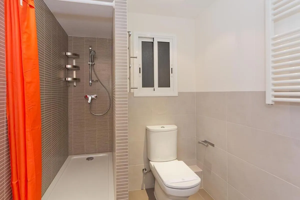 Comodo Apartamento En Les Corts Barcelona